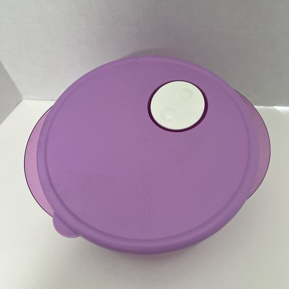NEW Tupperware Microwave Round Rock N Serve 3.3L 3.5 qtr Purple Sheer With Lid - Picture 2 of 12